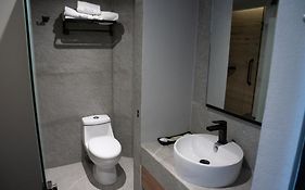 Hotel Block Suites